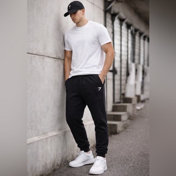 Gymshark Other - Gymshark EUC Black Tapered Joggers Athletic Fleece Sweatpants Men’s M Gym Fit